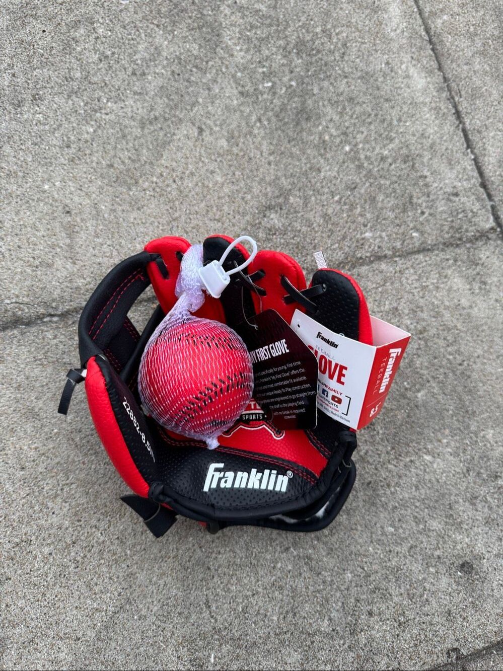 NWT Franklin My First Glove 8.5” Air Tech T-Ball Glove & Ball Red Black